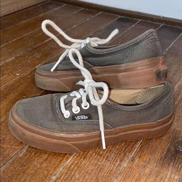 olive green vans with gum sole